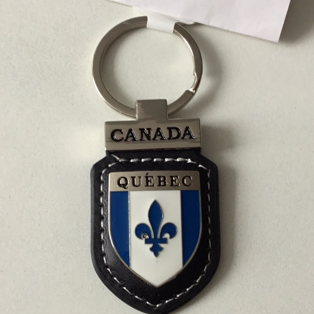 Québec Keychain with Blue and Black Accents